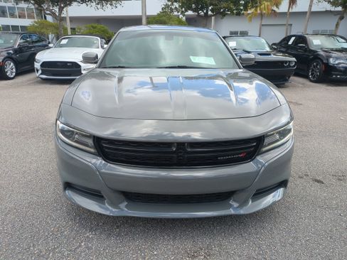 Used 2019 Dodge Charger SXT w/ Leather Interior Group image 3