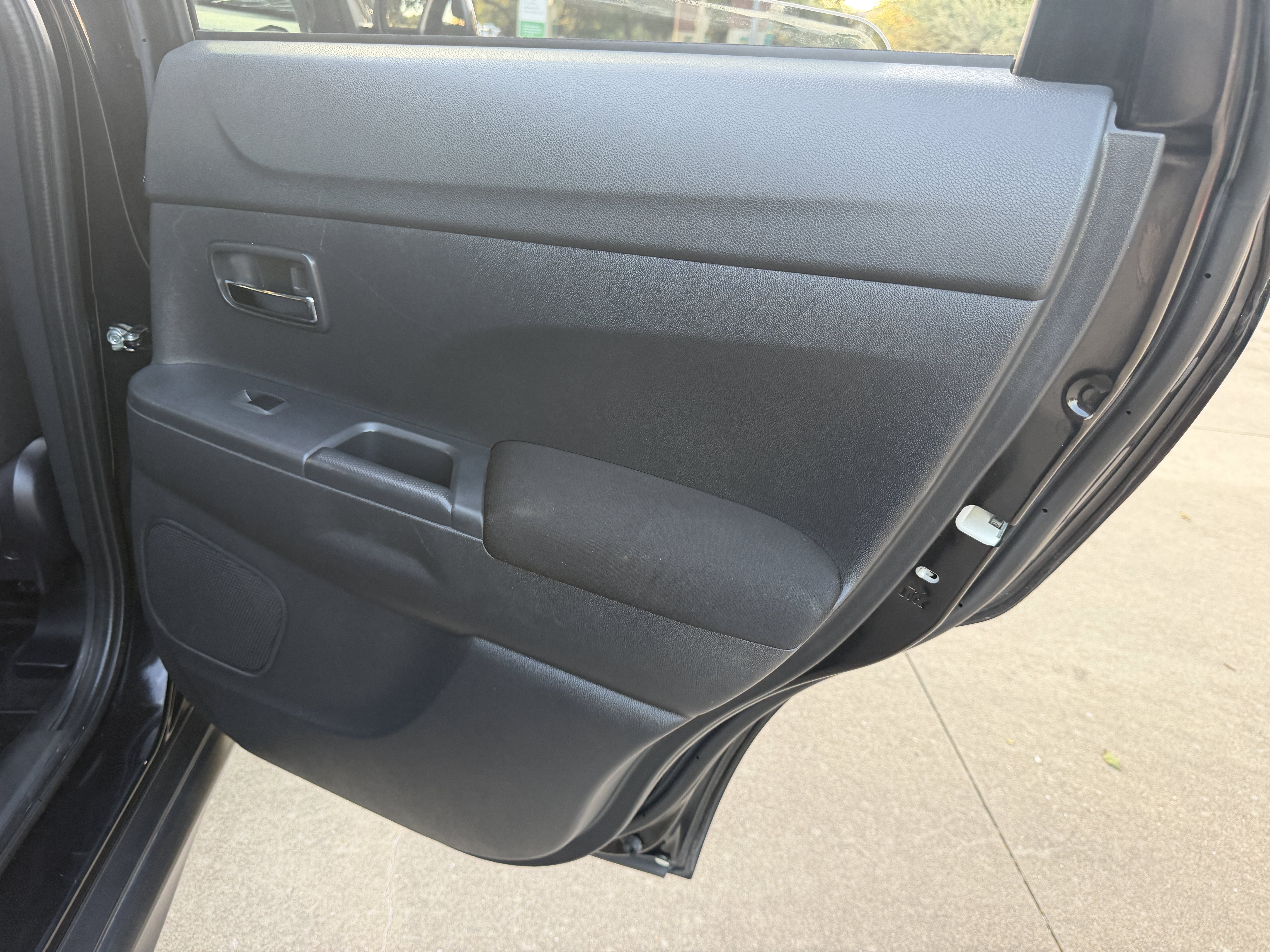 Used 2020 Mitsubishi Outlander Sport ES FWD image 12