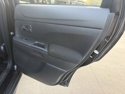 Used 2020 Mitsubishi Outlander Sport ES FWD image 12