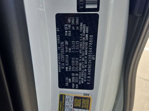 Certified 2025 Kia Carnival SX w/ SX Dark Edition Package image 35