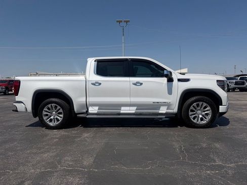 Used 2023 GMC Sierra 1500 Denali w/ Technology Package AWD/4WD image 4