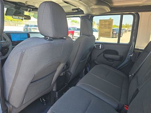 Used 2024 Jeep Wrangler Unlimited w/ Convenience Group AWD/4WD image 17