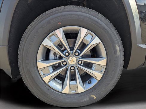 New 2026 Chevrolet Equinox LT w/ Convenience Package II image 9