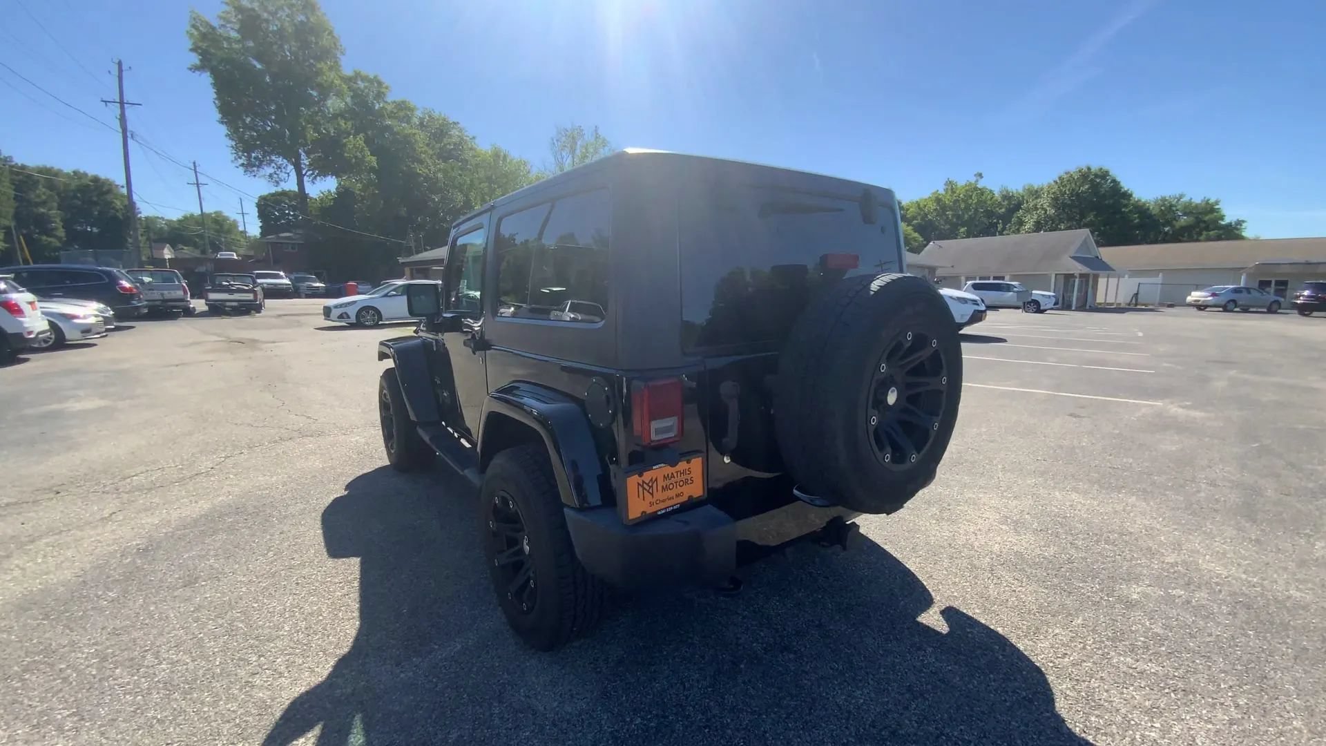 Used 2016 Jeep Wrangler Sahara w/ Connectivity Group AWD/4WD image 6