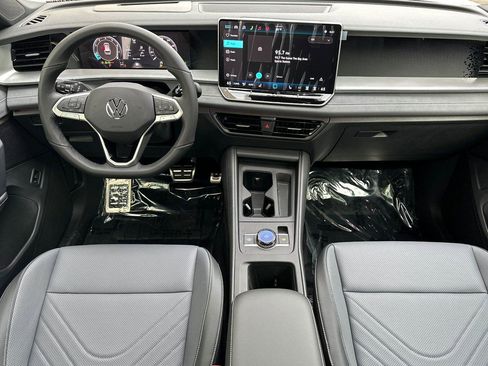 New 2026 Volkswagen Tiguan SE R-Line image 12
