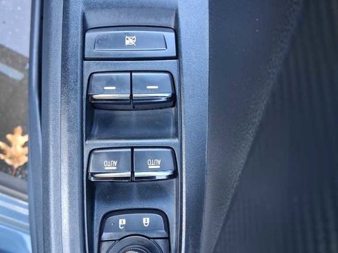 Certified 2025 Subaru Crosstrek 2.0i w/ Crosstrek Mirror Package image 13