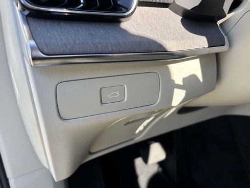 New 2026 Volvo XC90 B6 Ultra image 15