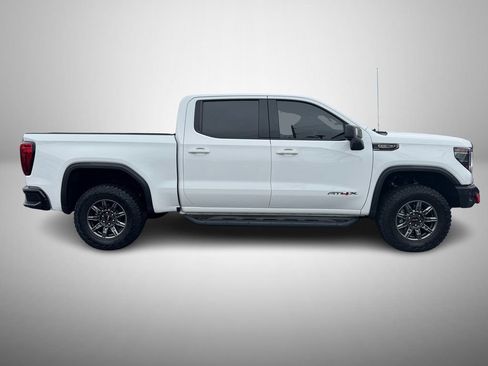 Used 2025 GMC Sierra 1500 AT4X image 5