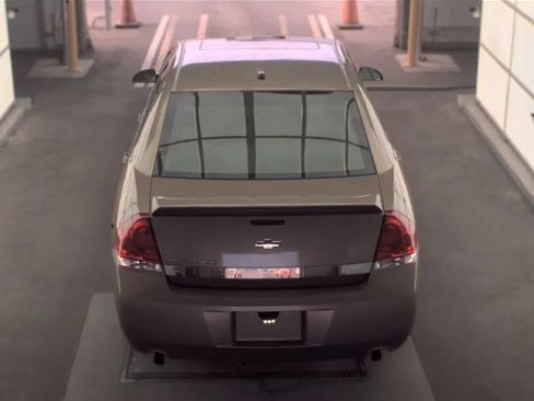 Used 2006 Chevrolet Impala LTZ FWD image 4
