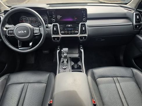 Used 2022 Kia Sorento S FWD image 12