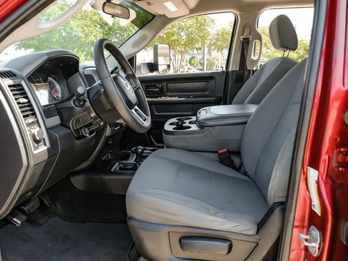 Used 2017 RAM 3500 Tradesman w/ Chrome Appearance Group image 4