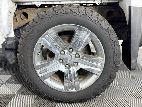 Used 2018 Chevrolet Silverado 1500 Custom w/ Custom Value Package AWD/4WD image 32