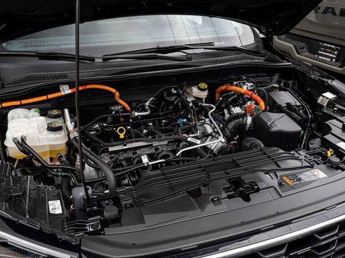 Used 2025 Ford Escape ST-Line Elite w/ Premium Technology Package image 31