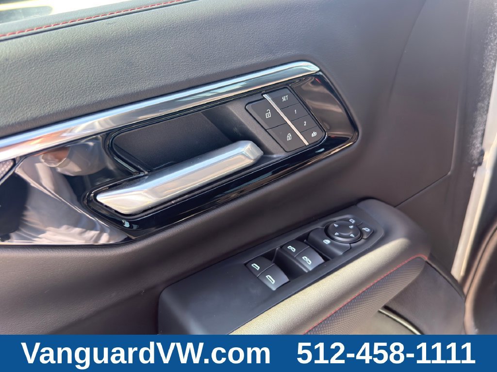 Used 2026 Chevrolet Suburban RST AWD/4WD image 26