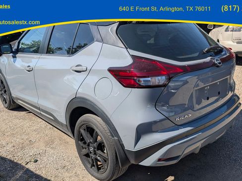 Used 2023 Nissan Kicks SR w/ SR Premium Package FWD image 3