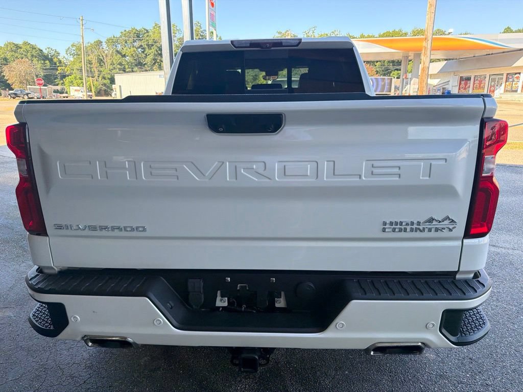Used 2022 Chevrolet Silverado 1500 High Country w/ High Country Premium Package AWD/4WD image 6