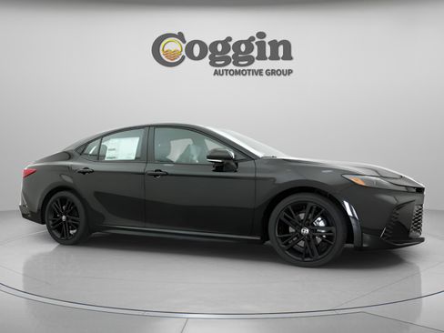 New 2026 Toyota Camry Hybrid image 18