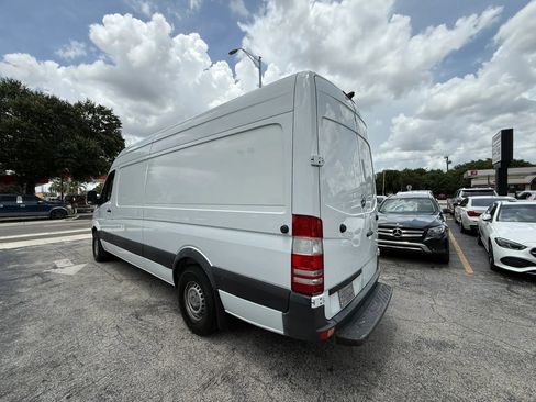 Used 2014 Mercedes-Benz Sprinter 2500 image 3