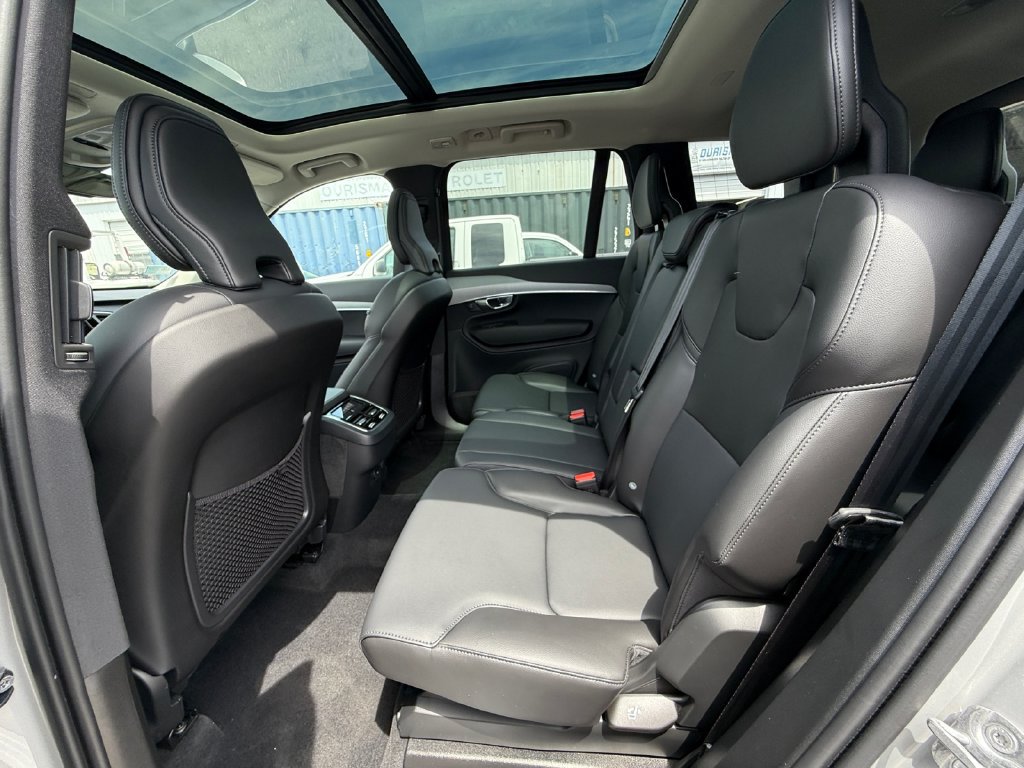 Used 2025 Volvo XC90 B5 Core AWD/4WD image 21