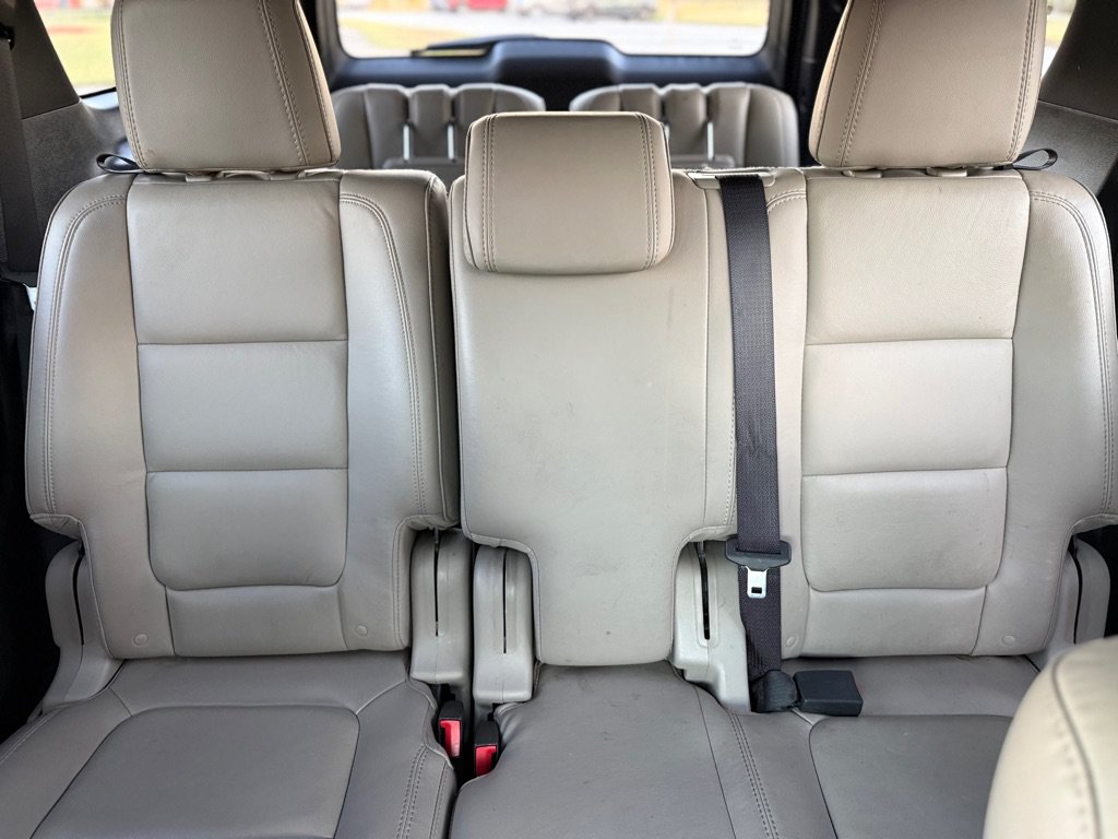 Used 2015 Ford Explorer XLT w/ Equipment Group 202A FWD image 17