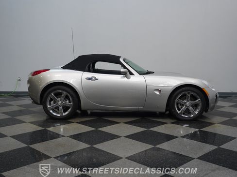 Used 2007 Pontiac Solstice GXP w/ Premium Package RWD image 15