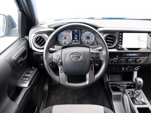 Used 2020 Toyota Tacoma TRD Sport image 2