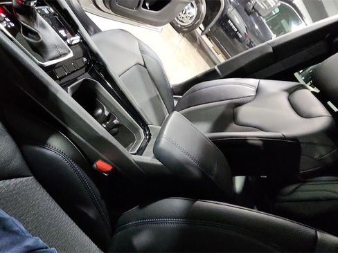 New 2026 Jeep Compass Latitude image 24