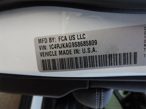 Used 2025 Jeep Grand Cherokee L Altitude image 13