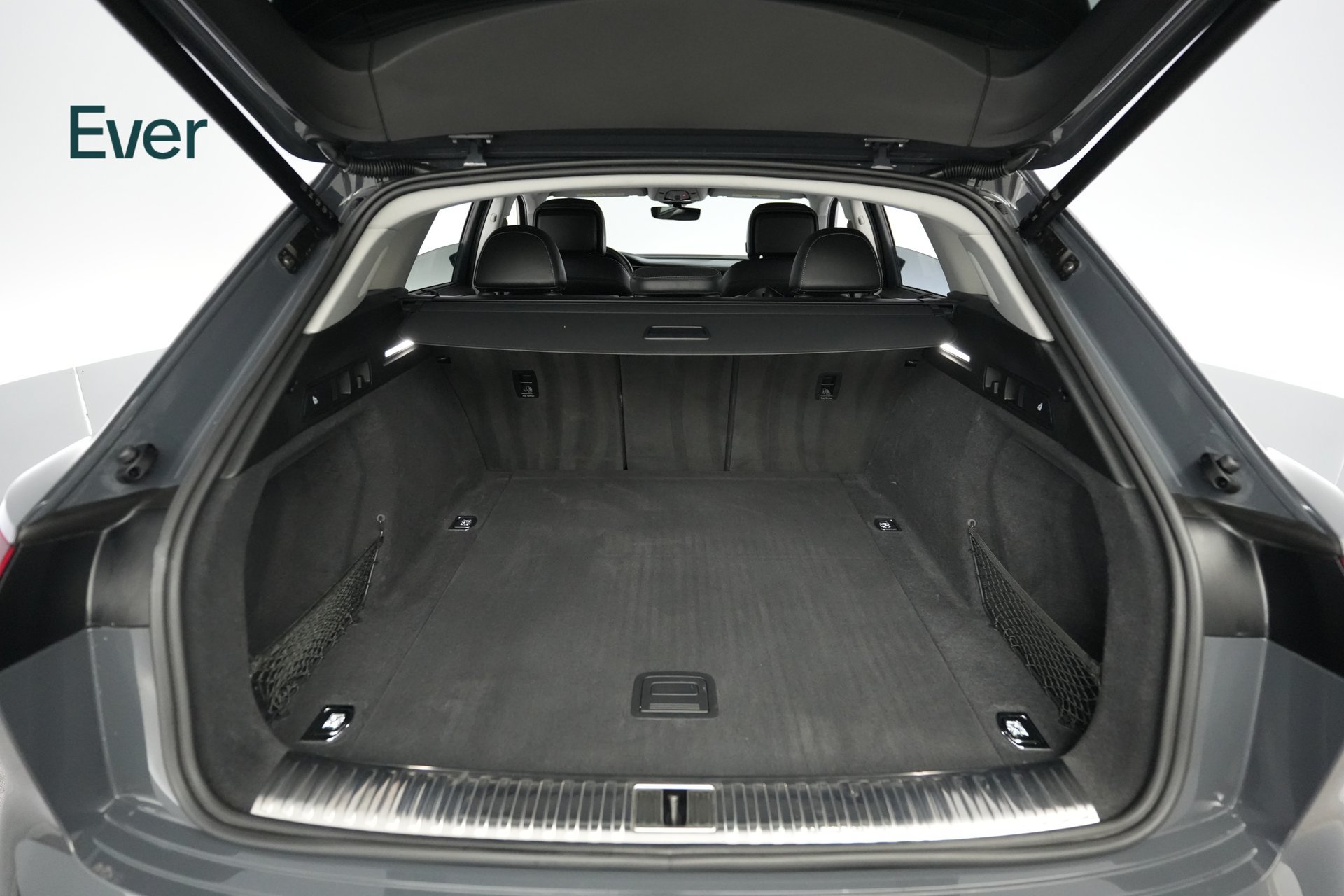 Used 2024 Audi Q8 e-tron Prestige w/ Prestige Package AWD/4WD image 8
