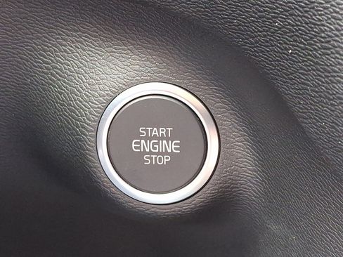 New 2025 Volvo XC40 B5 Ultra w/ Protection Package Premier image 12