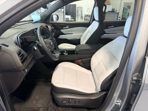 Used 2025 Chevrolet Traverse High Country w/ LPO, Cargo Package AWD/4WD image 10