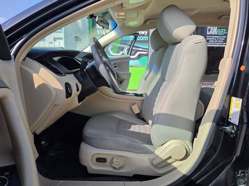 Used 2013 Ford Taurus SE FWD image 20