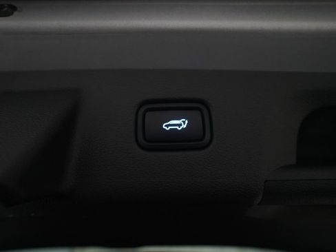 Used 2024 Hyundai Palisade Limited FWD image 15