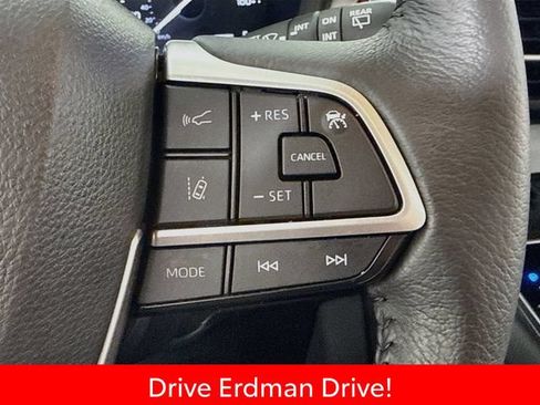 Certified 2025 Toyota Sienna XLE FWD image 14