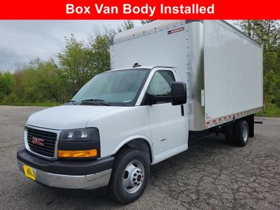 New 2025 GMC Savana 3500 Extended w/ Power Convenience Package