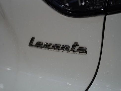 Used 2024 Maserati Levante GT Ultima image 11