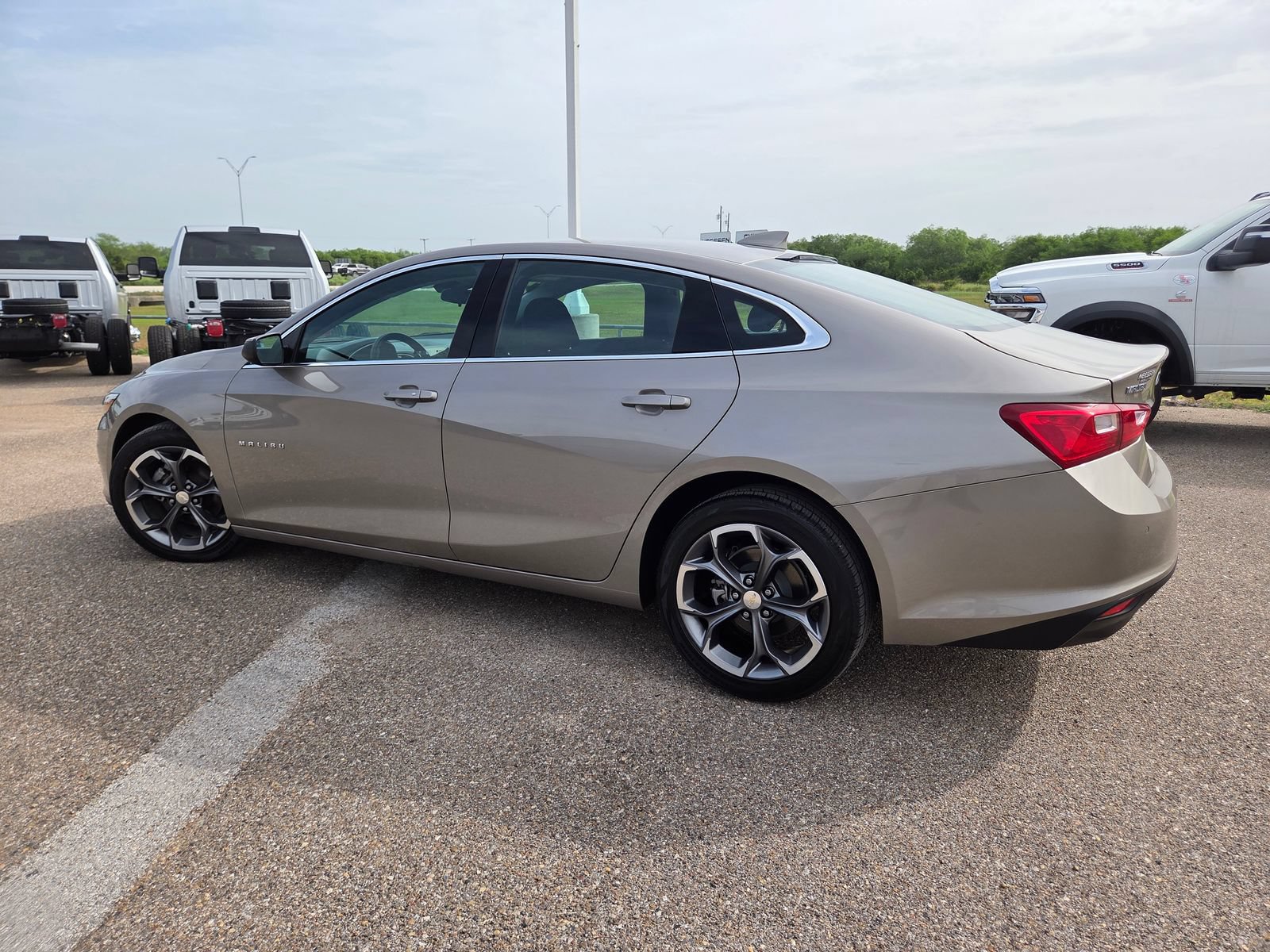Used 2024 Chevrolet Malibu LT FWD image 5
