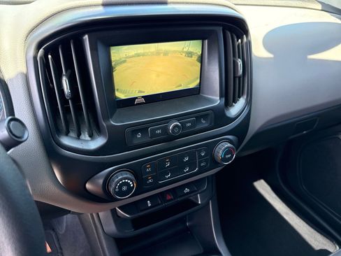 Used 2019 Chevrolet Colorado W/T w/ WT Convenience Package RWD image 18