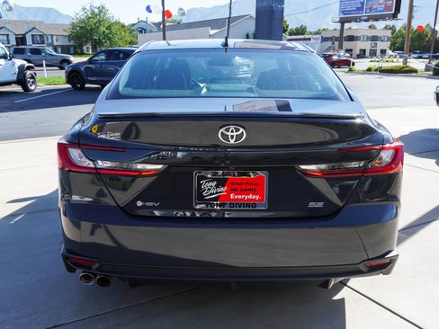 Used 2025 Toyota Camry SE FWD image 7