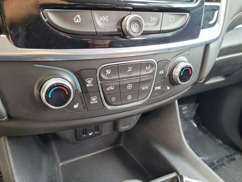 Used 2021 Chevrolet Traverse LT FWD image 20