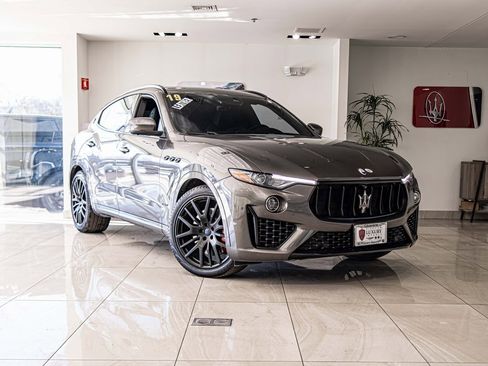 Used 2019 Maserati Levante S GranSport image 5