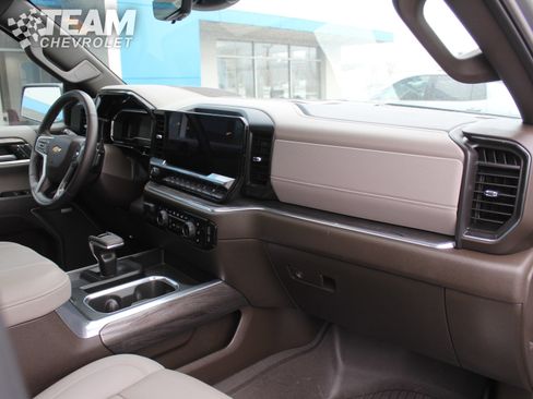 Certified 2025 Chevrolet Silverado 1500 LTZ w/ LTZ Premium Texas Edition image 27