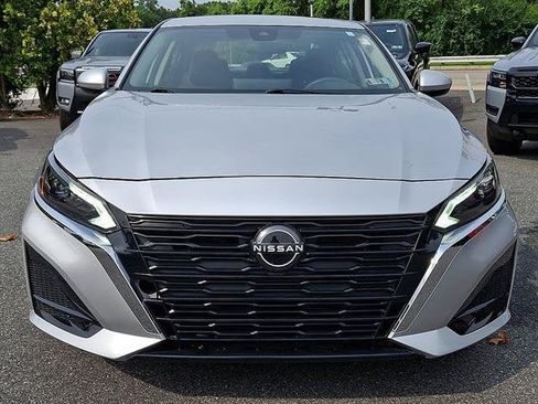 Certified 2023 Nissan Altima 2.5 SV w/ SV Premium Package FWD image 2
