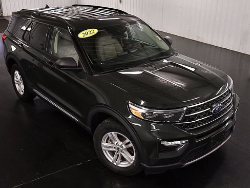 Used 2022 Ford Explorer XLT w/ Equipment Group 202A image 13