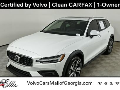 Used 2025 Volvo V60 B5 Cross Country Plus w/ Protection Package Premier