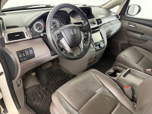 Used 2017 Honda Odyssey Touring image 3