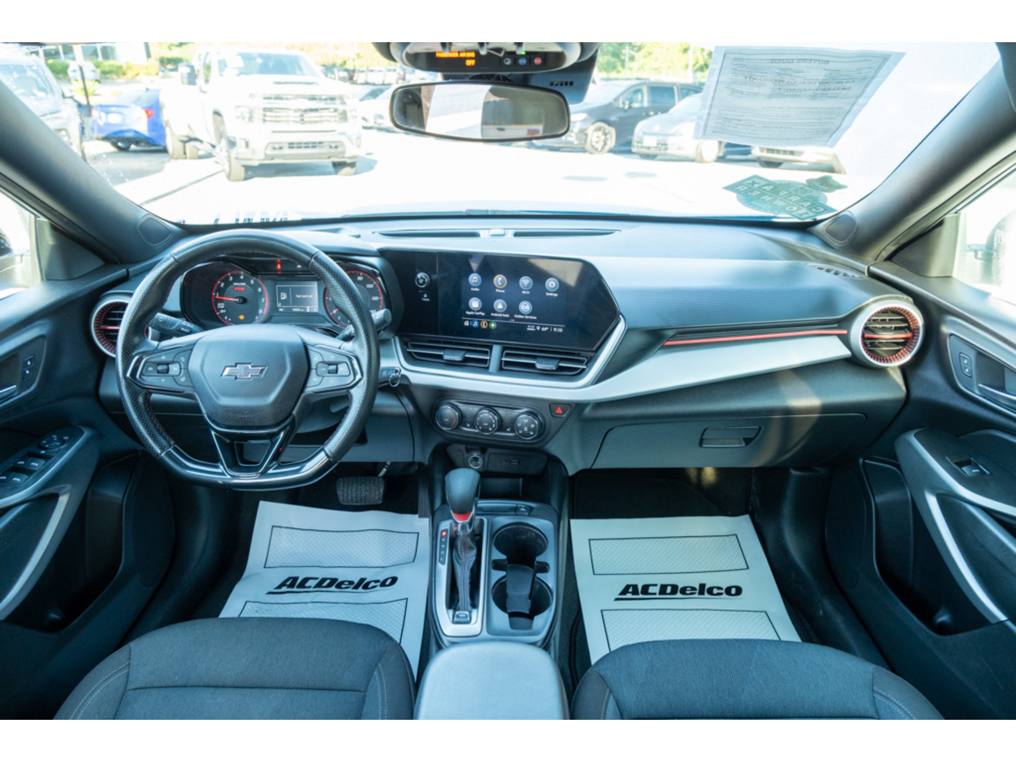 Used 2024 Chevrolet Trax RS w/ Sunroof Package FWD image 30