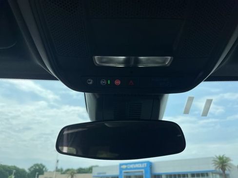 Used 2025 Chevrolet Equinox LT AWD/4WD image 30