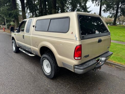 Used 2000 Ford F350 XLT image 3
