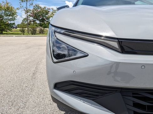 New 2025 Kia EV6 Light RWD image 12